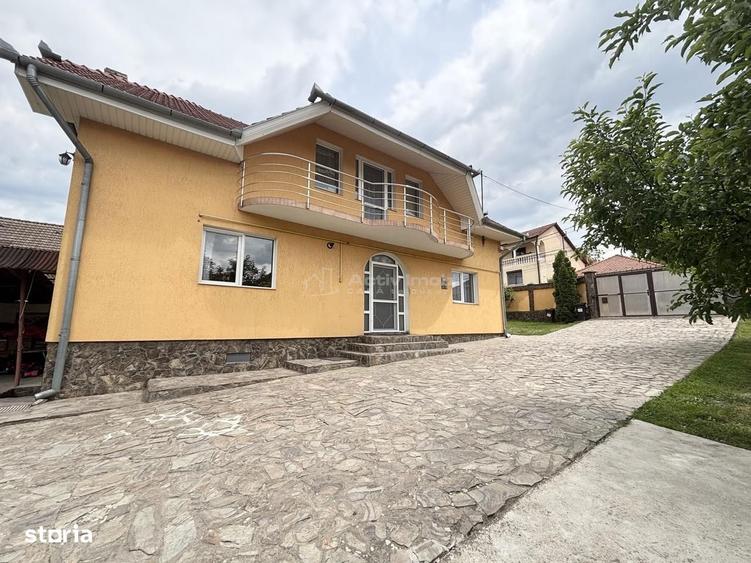 Casa - Vila - str. Piatra Craiului - 19
