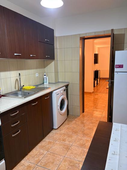 Apartament cu 2 camere decomandat în Palazu Mare