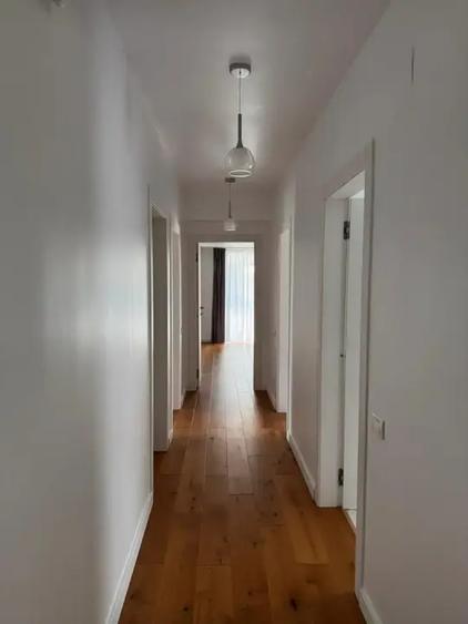 Apartament cu 4 camere decomandat, mobilat în Herăstrău
