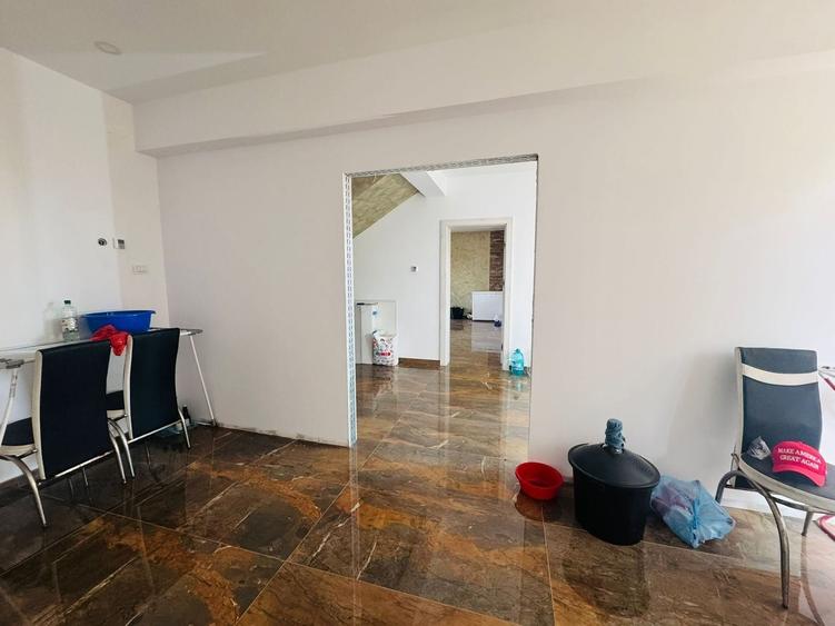 Casă individuală cu 5 camere cu Canalizare în Vladimirescu