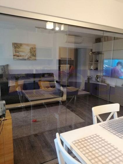 Apartament cu 3 camere semidecomandat în Dristor