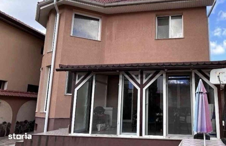 Casă cu 4 camere cu Teren 300 Mp în Rogerius