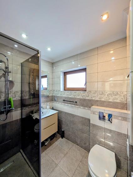 Duplex cu 4 camere cu Canalizare în Florești