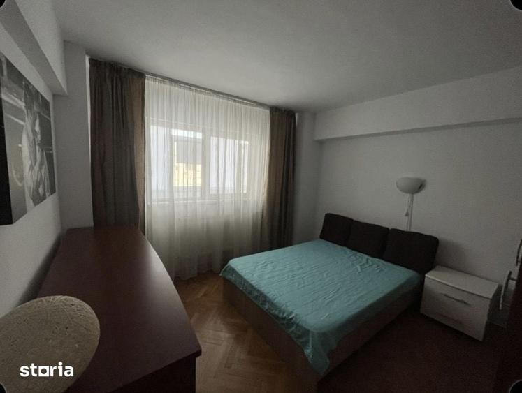 Apartament cu 3 camere semidecomandat în Dămăroaia