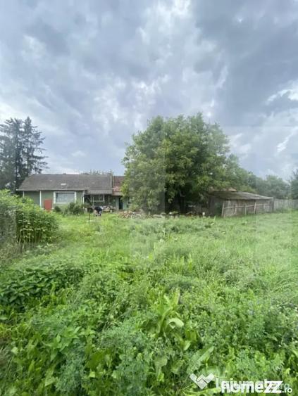Casă cu 3 camere cu Teren 2100 Mp în Central