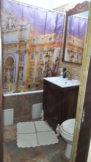 Apartament cu 4 camere decomandat în Găești