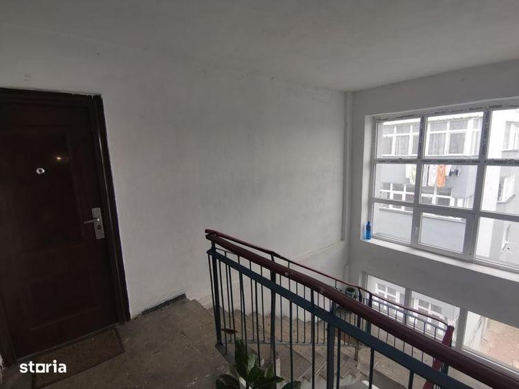 Apartament cu 4 camere decomandat în Fărcășești
