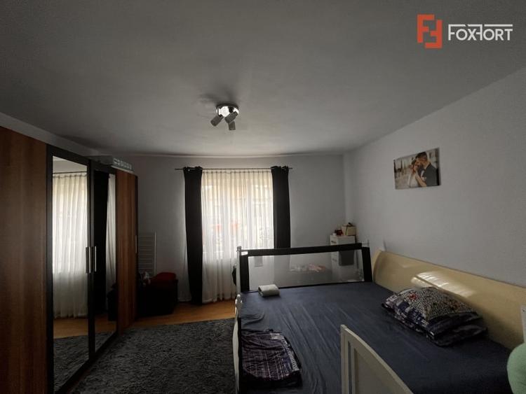 Casă individuală cu 3 camere cu Teren 1094 Mp în Izvin