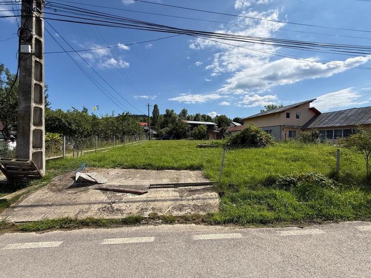 Teren Construcții intravilan de 617 mp, în Lac de Verde