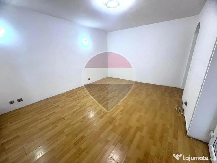 Casă cu 6 camere cu Teren 169 Mp în Cotroceni