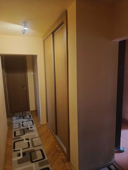 Apartament cu 4 camere decomandat în 6 Vânători