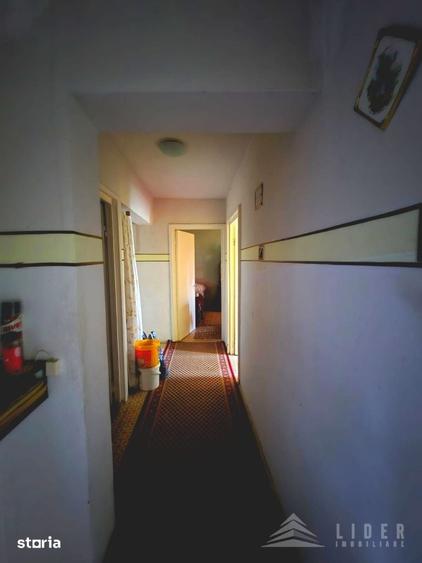 Apartament cu 3 camere decomandat în Zorilor