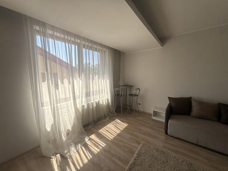 Apartament cu 2 camere decomandat, mobilat în Băneasa