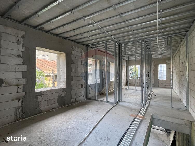 Vila in curs de renovare, teren 370mp, retras | adiacent Polona - 3