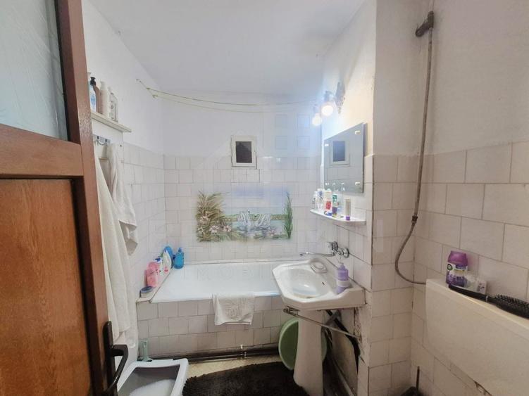 Apartament cu 3 camere semidecomandat în Lăpuș