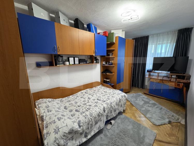 Apartament cu 3 camere decomandat în 1 Mai