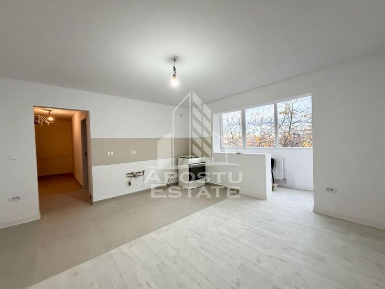 Apartament cu 3 camere decomandat în Lipovei