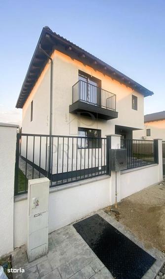 Casă cu 4 camere cu Teren 400 Mp în Sânmihaiu Român