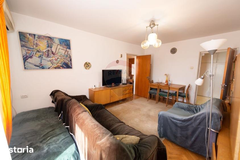 Apartament cu 3 camere, mobilat în Titan