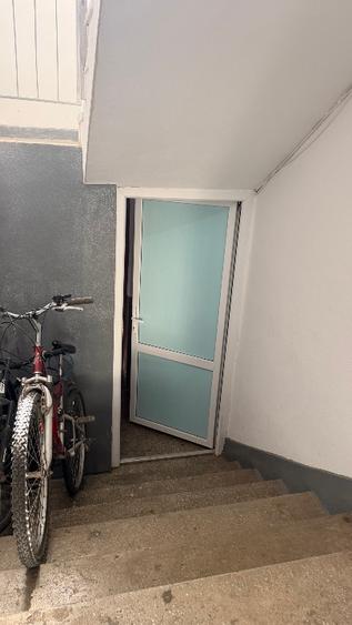 Apartament cu 4 camere decomandat în Sud-Vest