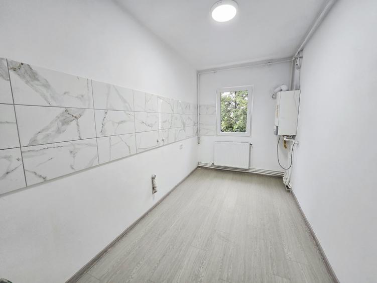 Apartament cu 2 camere decomandat în Nicolina
