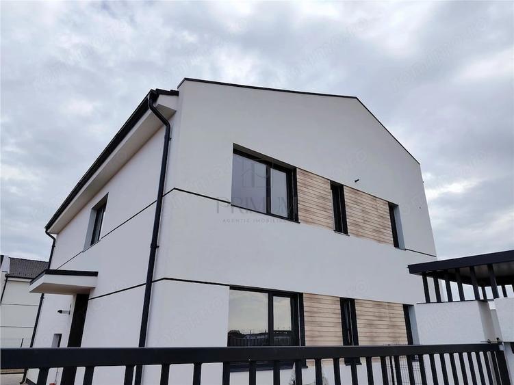 DUPLEX CU PANOURI - 5 CAMERE - 3 BAI - 6