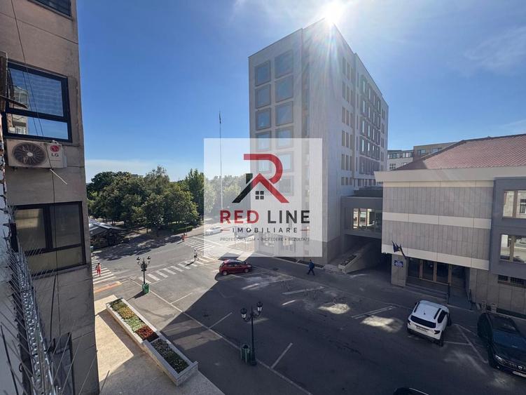 Apartament cu 4 camere decomandat în Central