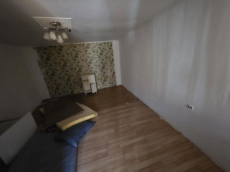 Casă cu 3 camere cu Teren 300 Mp în Central