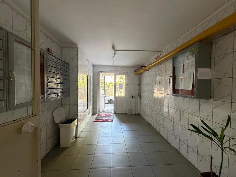Apartament cu 2 camere semidecomandat în Lacul Tei
