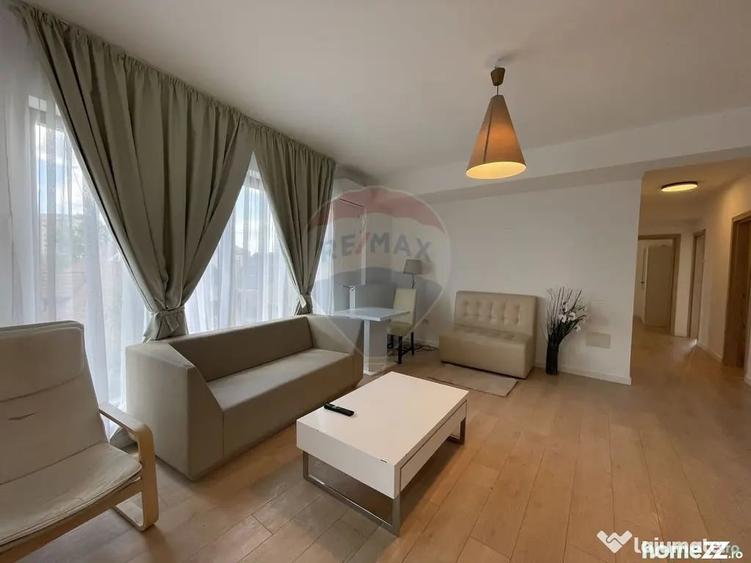 Apartament cu 4 camere semidecomandat în Pipera