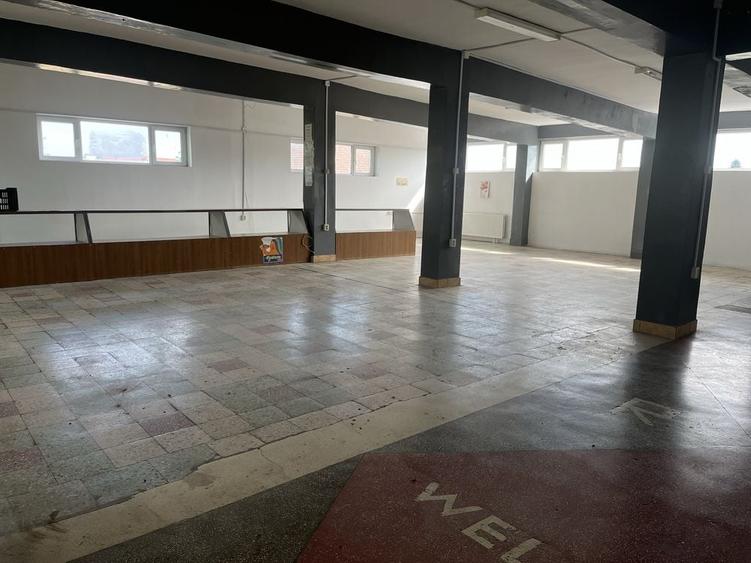 Spațiu comercial, de 140 mp, în Gornești