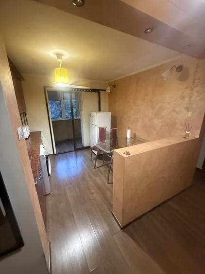 Apartament cu 2 camere decomandat în Apărătorii Patriei