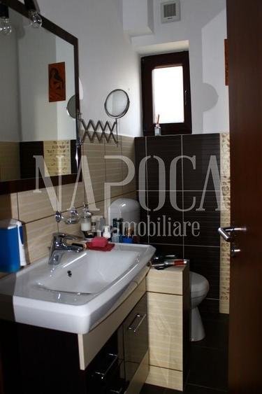 Casă individuală cu 6 camere cu Canalizare în Iris
