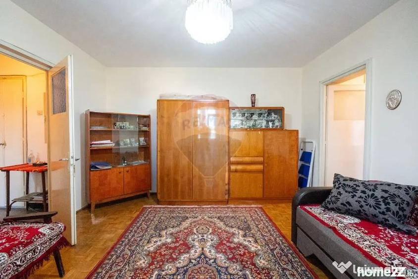 Apartament cu 2 camere semidecomandat în Calea București