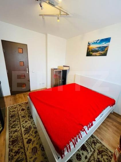 Apartament cu 3 camere semidecomandat, mobilat în Florești