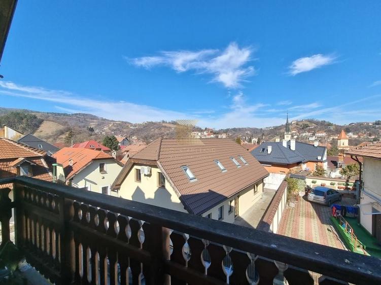 Apartament cu 3 camere decomandat, mobilat în Centrul Istoric