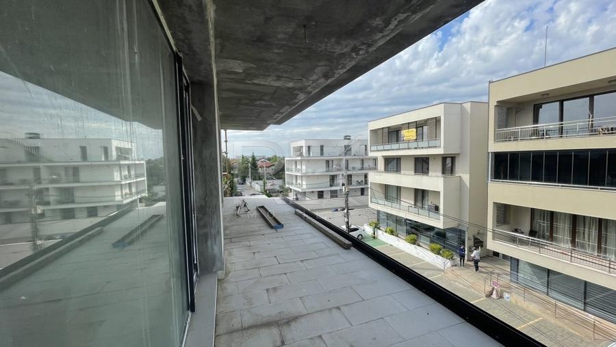 Apartament cu 3 camere decomandat în Pipera