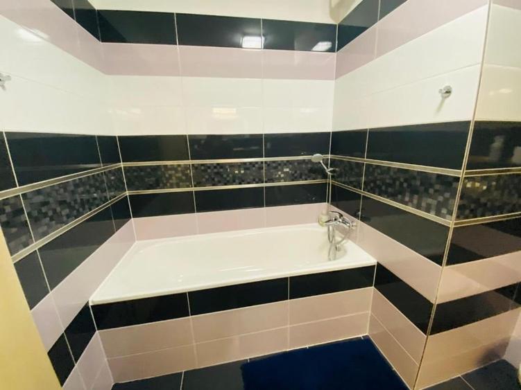 Apartament cu 3 camere decomandat în 1 Mai