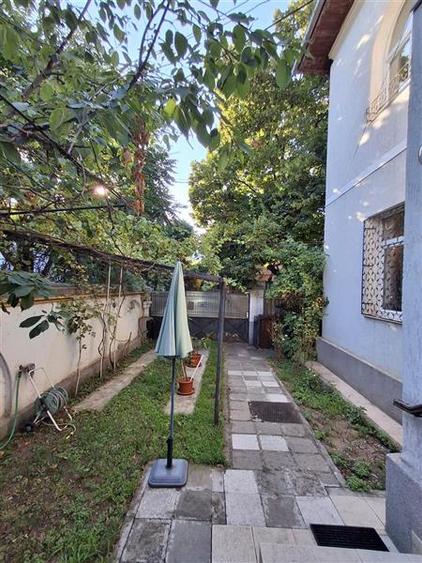 Casă cu 3 camere cu Teren 221 Mp în Central