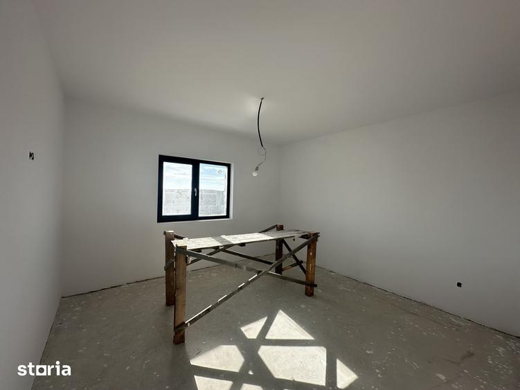 Casă cu 5 camere cu Teren 1045 Mp în Târgșoru Vechi
