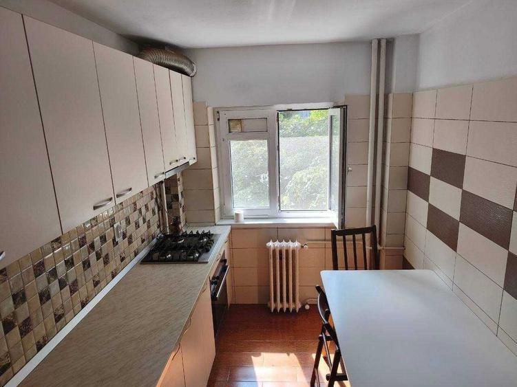 Apartament cu 2 camere decomandat în Muncii