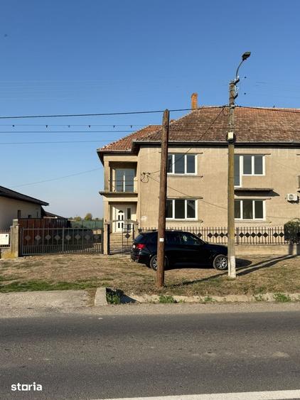 Casă cu 5 camere cu Teren 700 Mp în Ardud