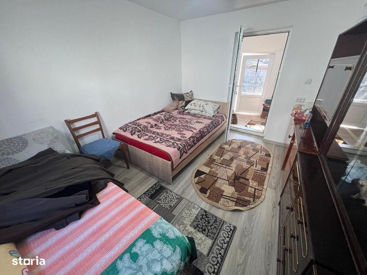 Casă cu 2 camere decomandat în Braniștea
