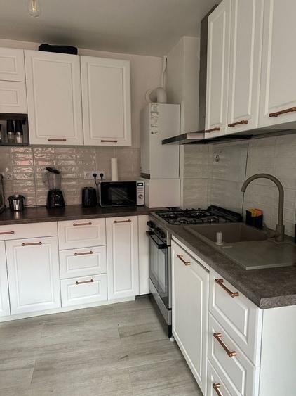 Apartament cu 2 camere semidecomandat în Dâmbul Rotund