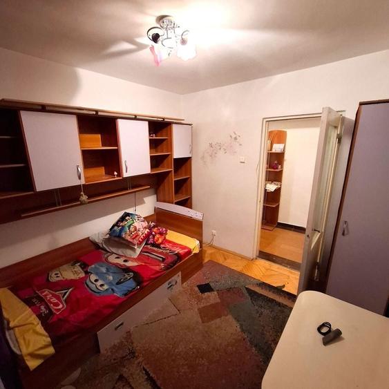 Apartament cu 4 camere decomandat în Ultracentral