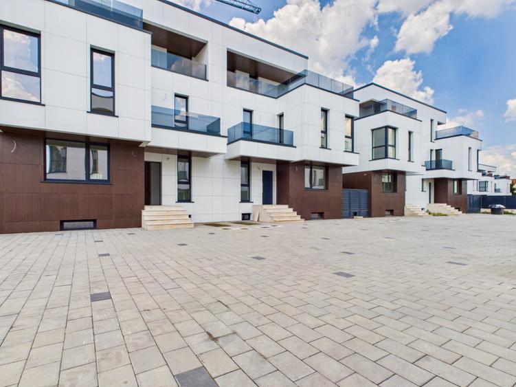 Duplex cu 6 camere cu Canalizare în Pipera