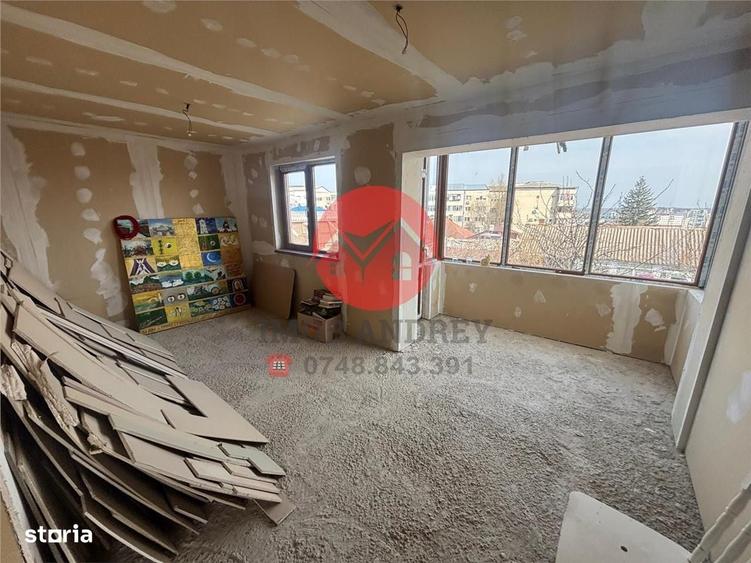 Casă cu 4 camere în Ultracentral