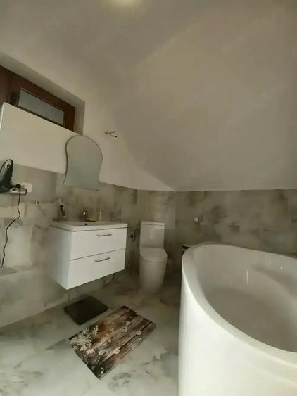 Casă cu 4 camere cu Teren 1229 Mp în Central