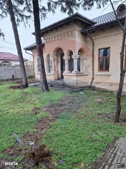 Casă cu 6 camere cu Teren 3300 Mp în Central