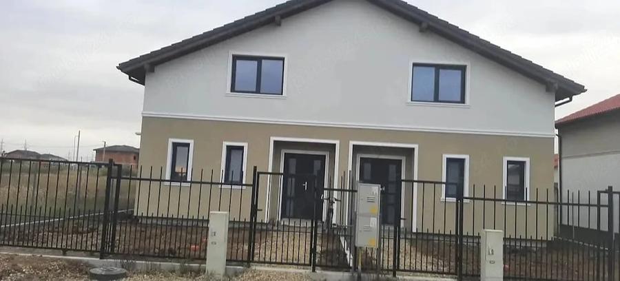 Casă cu Teren 300 Mp în Central